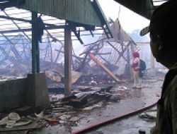 240 Pedagang Pasar Semin Terlantar