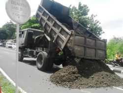 Jembatan Depan RS JIH Ambles, Lalulintas Sementara Dialihkan