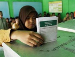 KPU Ajari Siswa-siswi SLB untuk Menggunakan Hak Pilih