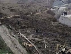 Longsor, Ribuan Orang di Afganistan Tertimbun