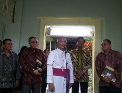 Uskup Minta Investigasi Dalang Kerusuhan dan Pengrusakan Gereja