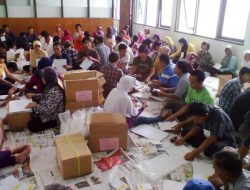 300 Orang Dilibatkan untuk Melipat Surat Suara