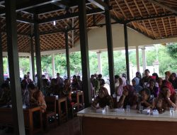 Warga Menolak, Pembangunan Alfamart Ditunda