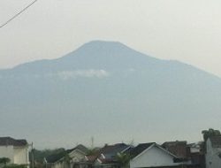 Tak Perlu Resah, Status Slamet Belum Ditingkatkan