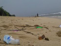 Belum Ada Perbaikan Sejak Retribusi Pantai Naik Beberapa Bulan Lalu
