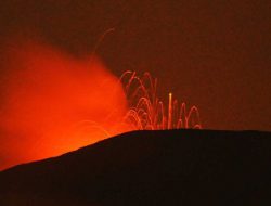 Lava Gunung Slamet Diperkirakan Sudah Jangkau Kawasan Vegetasi
