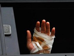 Terpeleset Dari Tebing, Nelayan Lobster Selamat