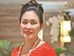 Titiek Soeharto Nge-Host di TV