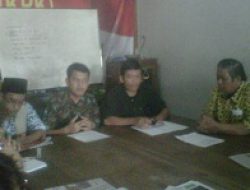 Pendemo Kejati Diintimidasi Kepala Satpol PP Lewat SMS