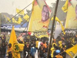 Hujan Deras dan Tenda Ambruk Tak Surutkan Kampanye Golkar
