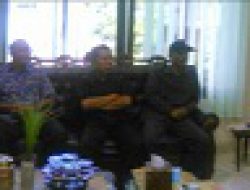 Bupati Berharap Tim Sepak Bola Wartawan Sabet Medali