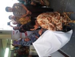 Sultan Buka JCE dengan Membatik