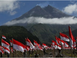 Ini Pesan Moral 1000 Merah-Putih di Kaki Gunung Merapi