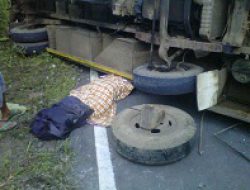 Sopir dan Kondektur Bus Terguling, Melarikan Diri