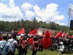 Kampanye Terbuka, Simpatisan Dua Pentolan PDIP Saling Serang