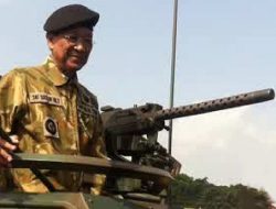 Sultan Pimpin Parade Alat Tempur TNI AD