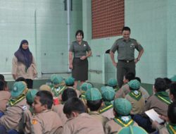 Tumbuhkan Cinta Terhadap TNI, Siswa SD Belajar di Korem