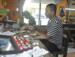 Demam Batu Akik, Perajin Perak Banjir Order