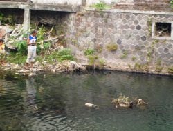 Pehobi Mancing Berharap Sungai di Jogja Dibersihkan