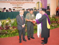 Danrem 061/SK Orasi Ilmiah Dalam Sidang Terbuka Universitas Pakuan