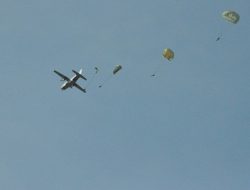 Taruna Korps Marinir Ikuti Para Dasar