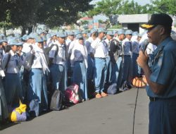 AAL Tempa Siswa Siswi SMA 6 Surabaya