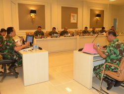 Gubernur AAL Himbau Jajarannya Selalu Evaluasi Program Kerja