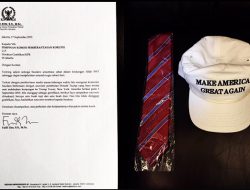 Fadli Zon Hadiahkan Topi dan Dasi Pemberian Donald Trump ke KPK