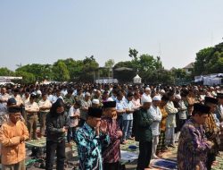Masyarakat Yogyakarta Bersama  Pemkot, TNI, dan POLRI Jamaah Minta Hujan