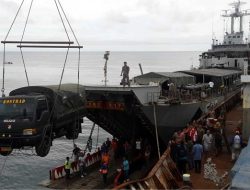 KRI Teluk Manado-537 Operasi Pengamanan Daerah Rawan di Papua