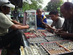 Pasar Akik di Prambanan Masih Ramai Pembeli