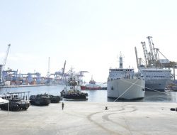 Dermaga Kolinlamil Siap Uji Coba Kendaraan Tempur TNI di KRI Teluk Bintuni 520