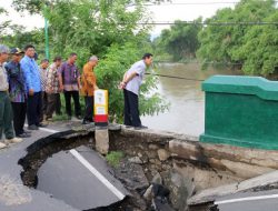 Sri Sultan Tinjau Langsung Lokasi Bencana di Kota Jogja, Sleman, dan Bantul