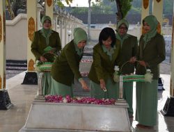 Sambut HUT ke-72, Persit Korem 072 Pamungkas Ziarah ke TMP