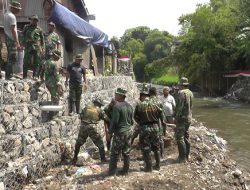Pasukan Tempur TNI dari Berbagai Matra Berjibaku di TMMD