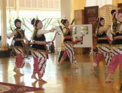 Tari Wira Pertiwi Ibu Jalasenastri Lanal Yogyakarta Meriahkan Puncak Peringatan Hari Kartini