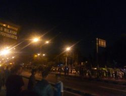 Jakmania dan Bonek Bentrok, Pertandingan Persija Vs Persebaya di SSA Dibatalkan