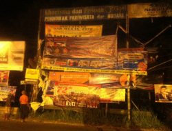 Satpol PP DIY Turunkan Ribuan Reklame Liar