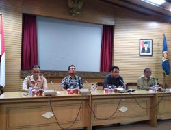 Momen Makan Tumpeng Bersama Sri Sultan, Disediakan 17 Kotak Dana Bantuan Untuk Lombok