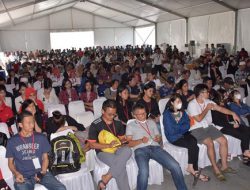 Keluarga Korban Lion Air JT 610 Doa Bersama di Atas Kapal Perang