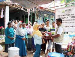 YKMI Bantu Dapur Umum dan Toilet Darurat Untuk Pengungsi Korban Tsunami  Selat  Sunda