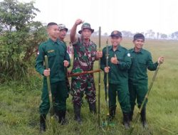 Dinas Pertanian dan Koramil Moyudan Gropyokan Perangi Hama Tikus