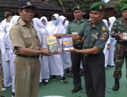 Peduli Pendidikan, Koramil Bantu Buku Baca untuk Siswa SMA 1 Ngemplak