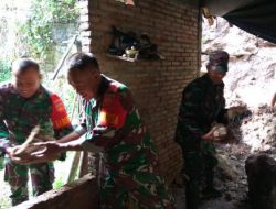 Babinsa Kretek dan Pajangan Terjun Bantu Atasi Dampak  Banjir dan Longsor