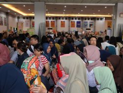 Bazar Buku Big Bad Wolf Resmi Dibuka di JEC, Pengunjung Membeludak