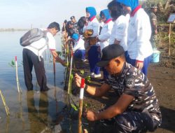 Lanal Yogyakarta Ikuti Penanaman Mangrove Pada Puncak Acara Hari Konservasi Alam Nasional 2019