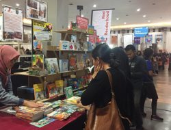 Pengunjung Big Bad Wolf Yogyakarta Donasikan Ribuan Buku Melalui Red Readerhood
