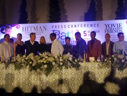 David Foster Konser dengan Batik di Prambanan