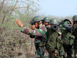 Siswa Calon Awak Kapal Selam Kodiklatal Lattek Survival di Puslatpur Paiton