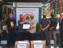Bawaslu Kota Yogyakarta Serahkan Bantuan Alat Pelindung Diri